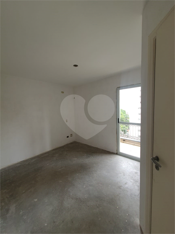 APARTAMENTO em MORUMBI