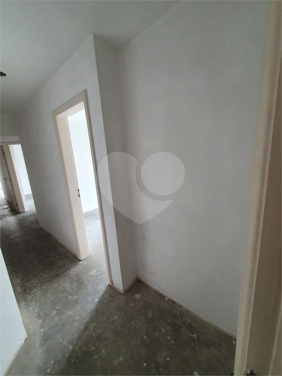APARTAMENTO em MORUMBI