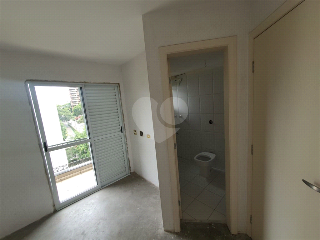APARTAMENTO em MORUMBI
