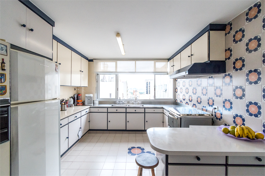 APARTAMENTO 4 SUÍTES A VENDA NOS JARDINS