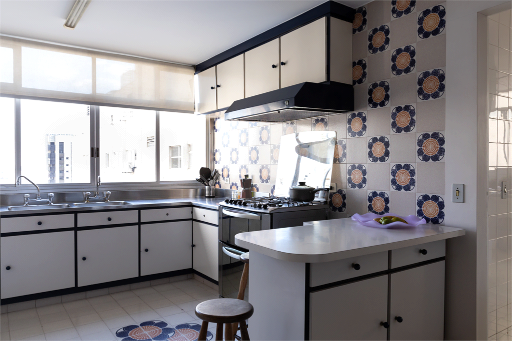 APARTAMENTO 4 SUÍTES A VENDA NOS JARDINS