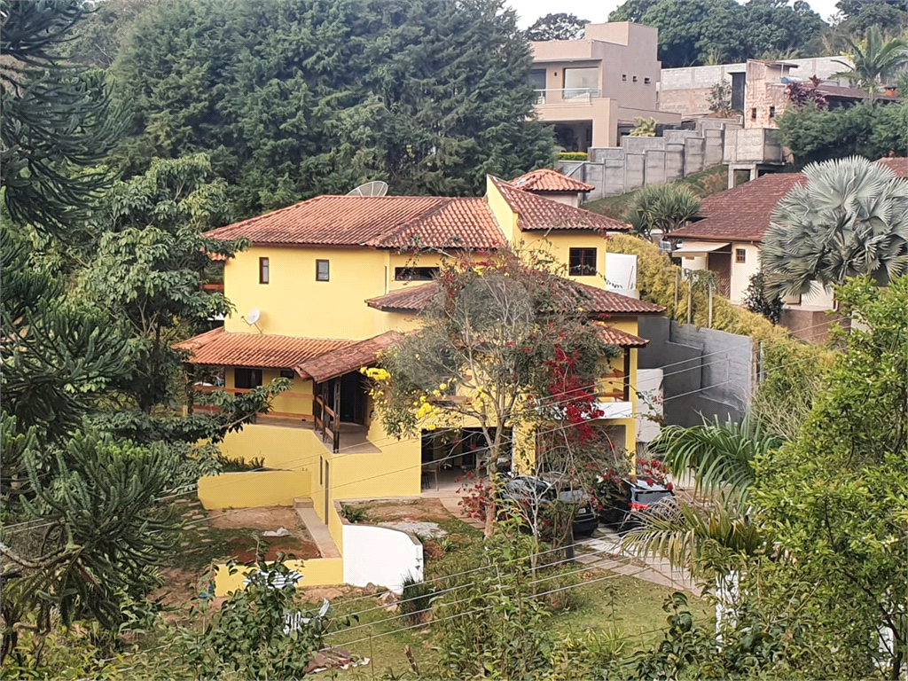 Sobrado à venda com 5 quartos, 320m² - Foto 1