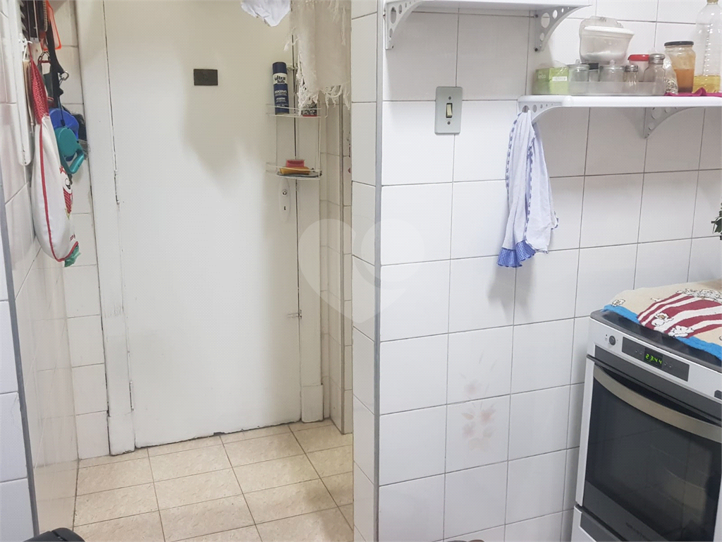APARTAMENTO em CENTRO