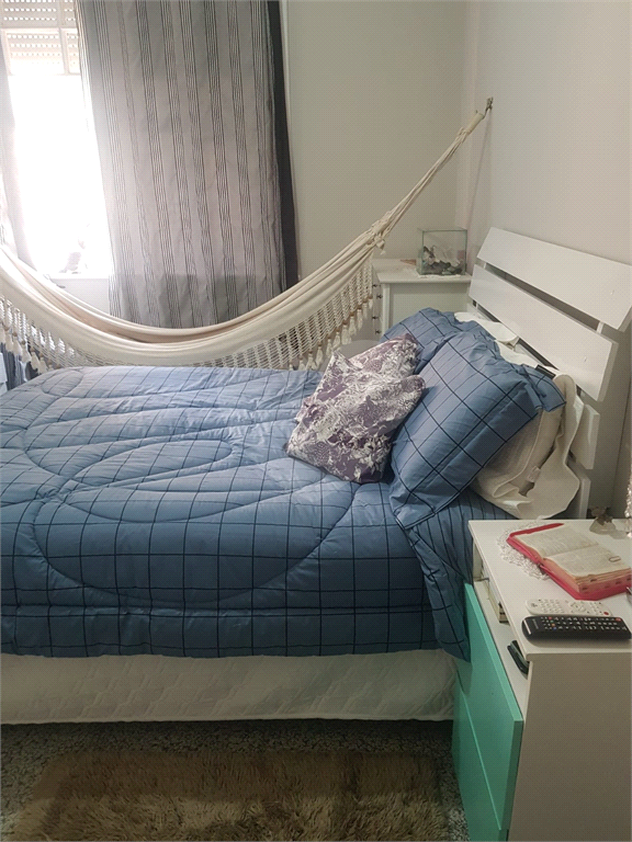 APARTAMENTO em CENTRO