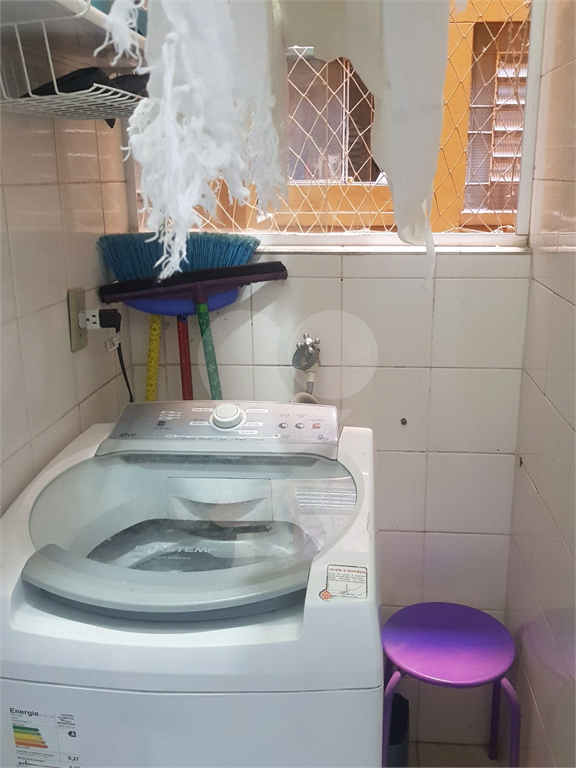 APARTAMENTO em CENTRO
