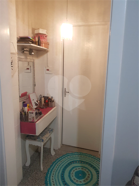 APARTAMENTO em CENTRO