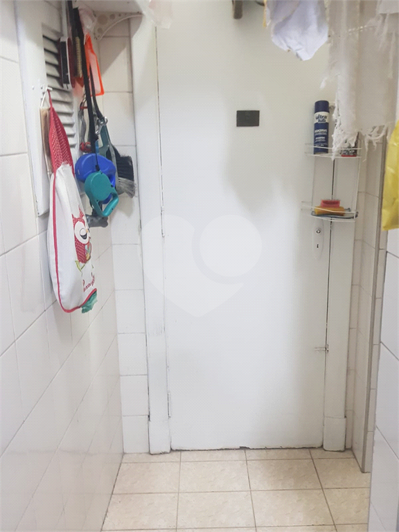 APARTAMENTO em CENTRO