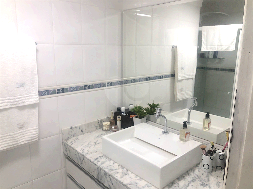 Imóvel de 93m² com 3 quartos, 1 suíte, sala 2 ambientes Jardins