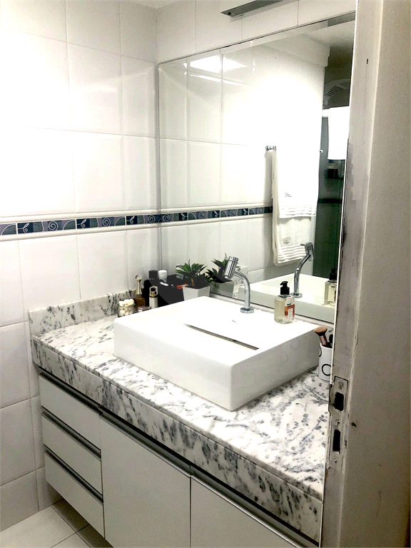 Imóvel de 93m² com 3 quartos, 1 suíte, sala 2 ambientes Jardins