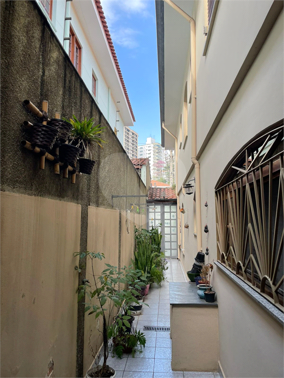 Sobrado com 3 suítes e 3 vagas de garagem