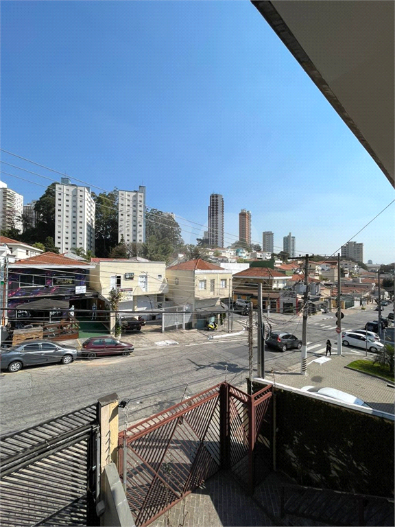 Sobrado com 3 suítes e 3 vagas de garagem