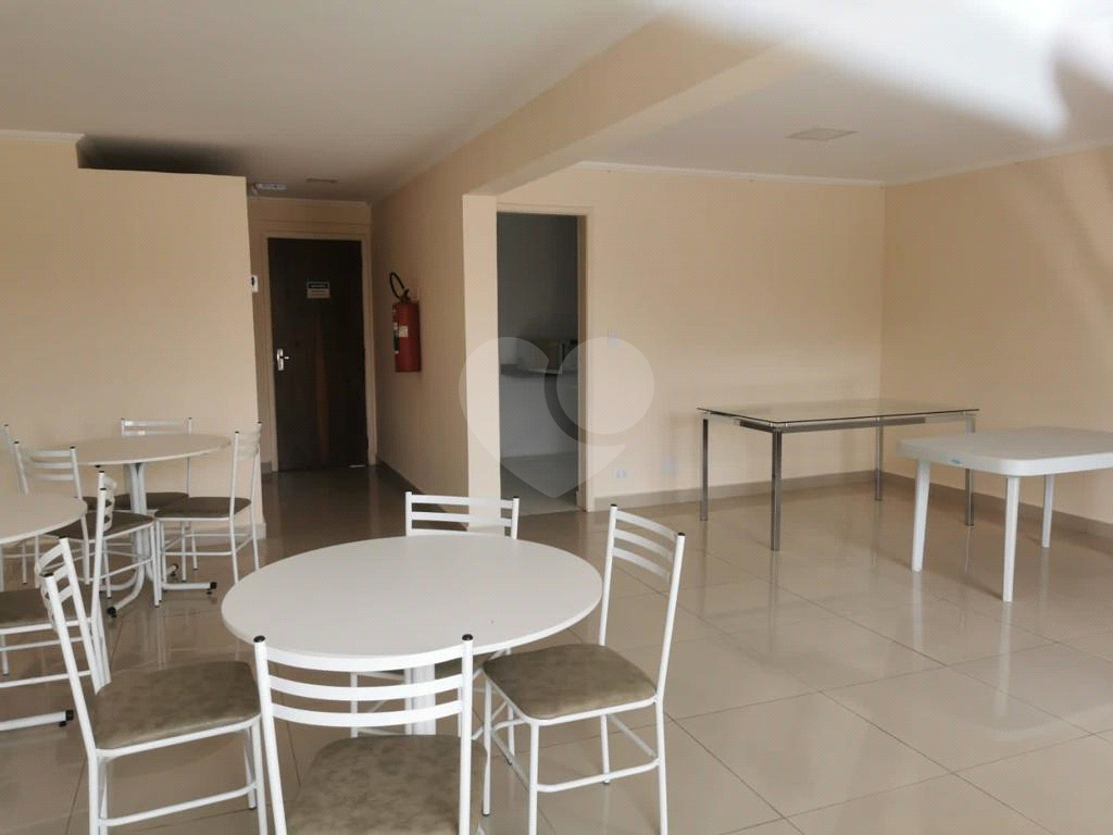 Apartamento à venda com 2 quartos, 57m² - Foto 19