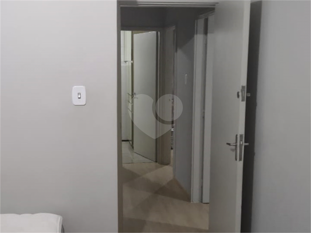 Apartamento à venda com 2 quartos, 75m² - Foto 10