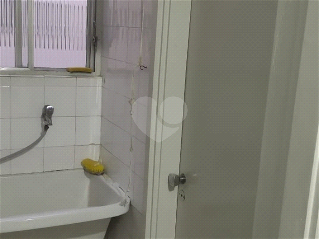 Apartamento à venda com 2 quartos, 75m² - Foto 11