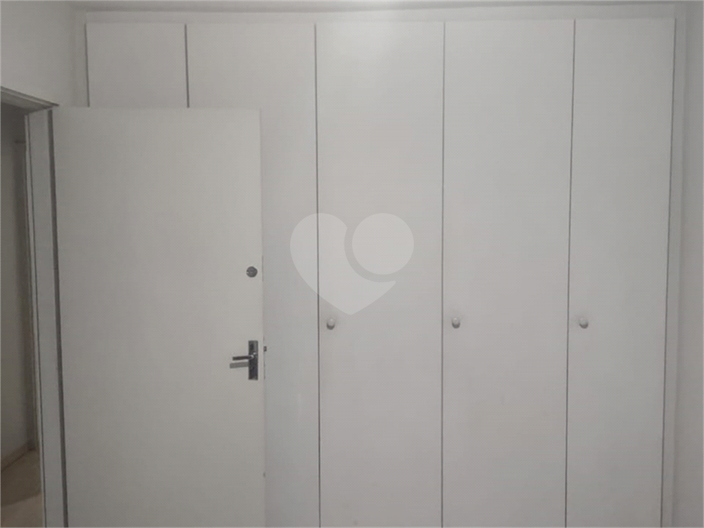 Apartamento à venda com 2 quartos, 75m² - Foto 8