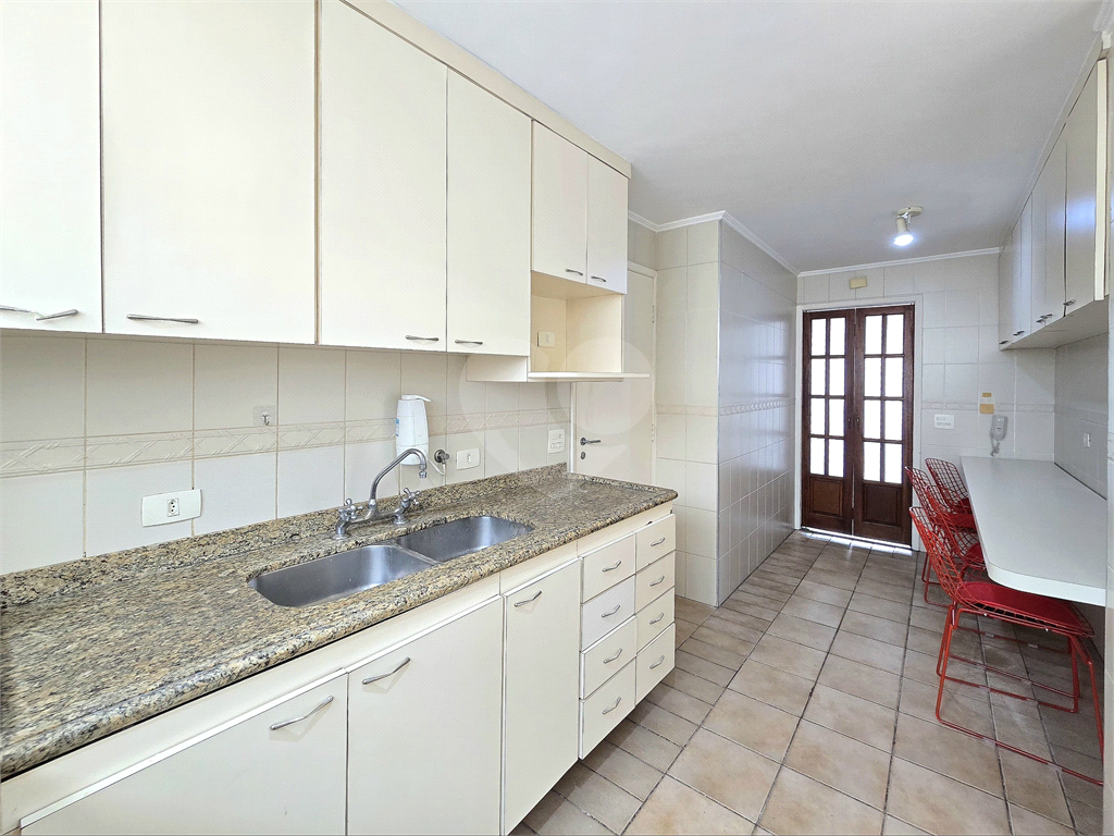 Apartamento a venda com 3 quartos 3 banheiros 1 vaga ao lado do metrô no bairro Paraíso, São Paulo - SP 