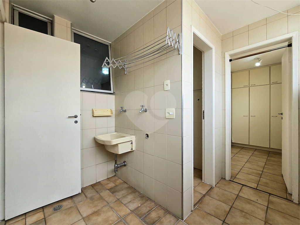 Apartamento a venda com 3 quartos 3 banheiros 1 vaga ao lado do metrô no bairro Paraíso, São Paulo - SP 