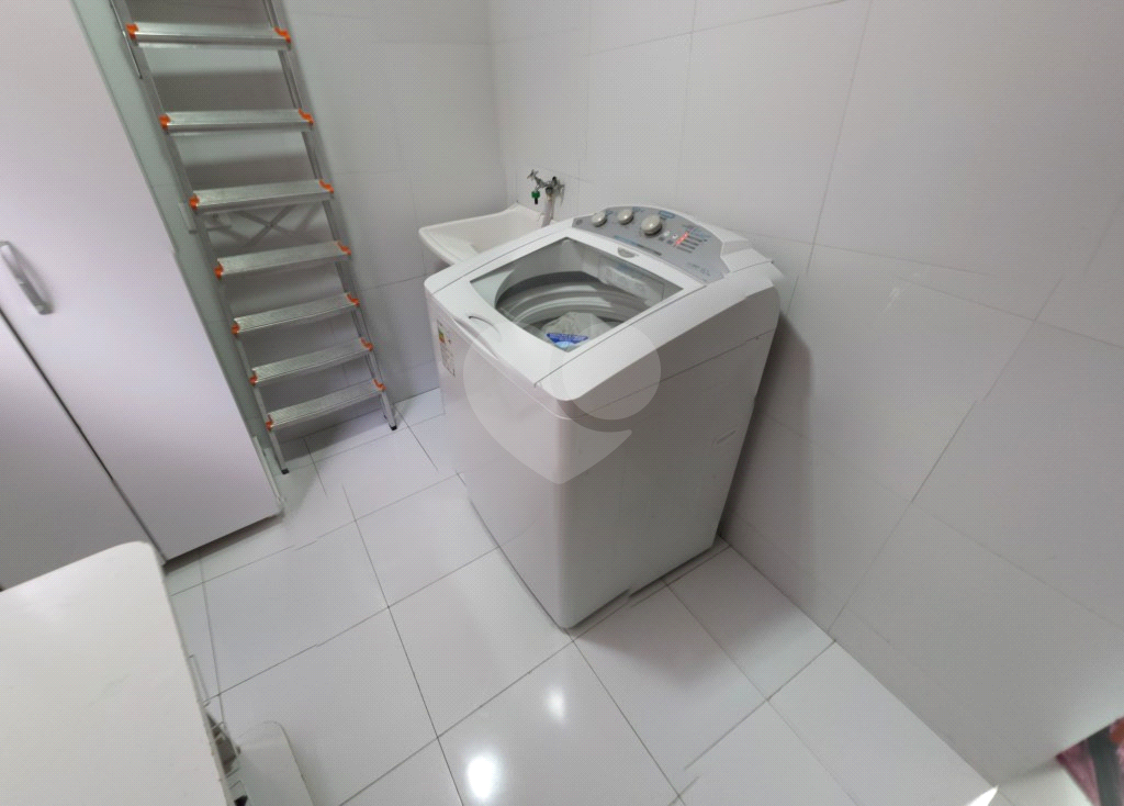 APARTAMENTO em CENTRO