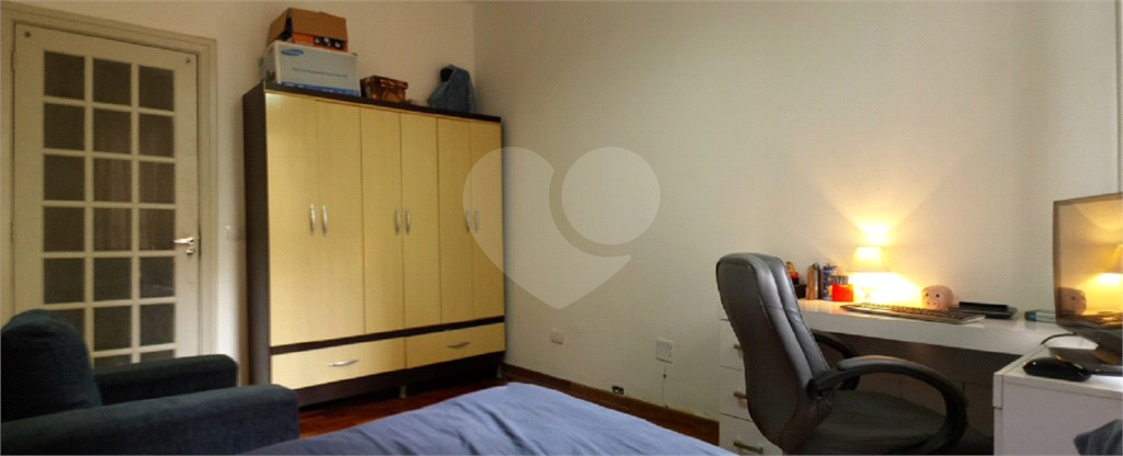 APARTAMENTO em CENTRO
