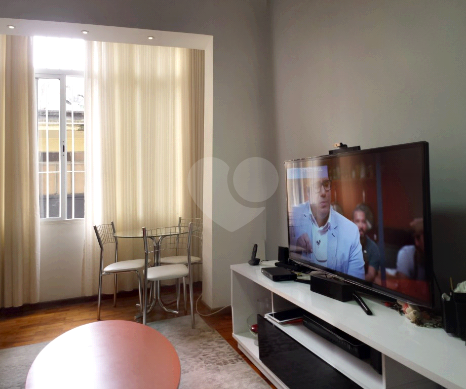 APARTAMENTO em CENTRO