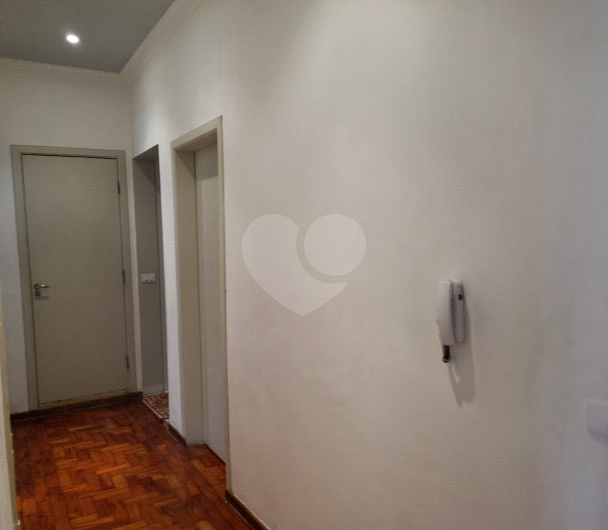 APARTAMENTO em CENTRO