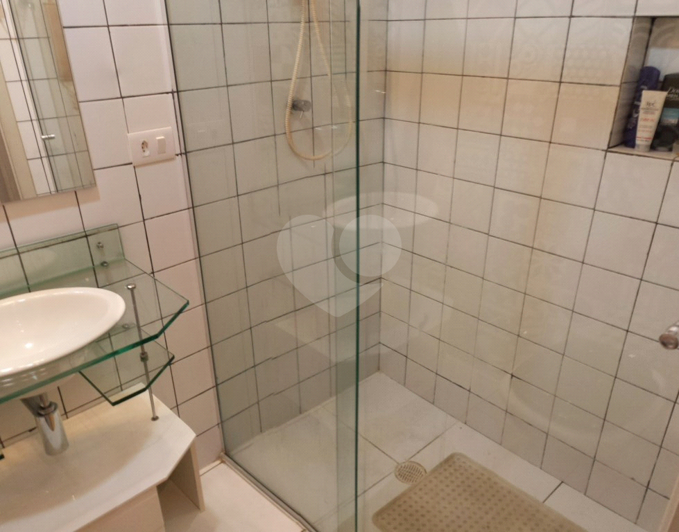 APARTAMENTO em CENTRO