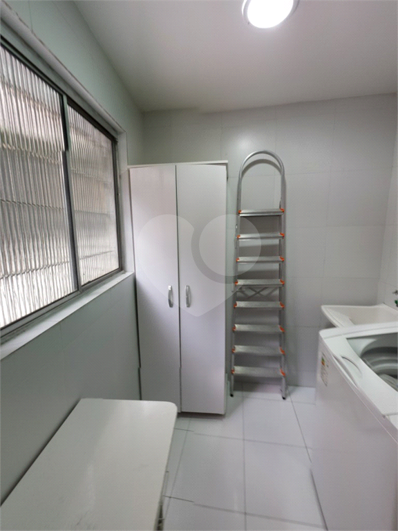 APARTAMENTO em CENTRO