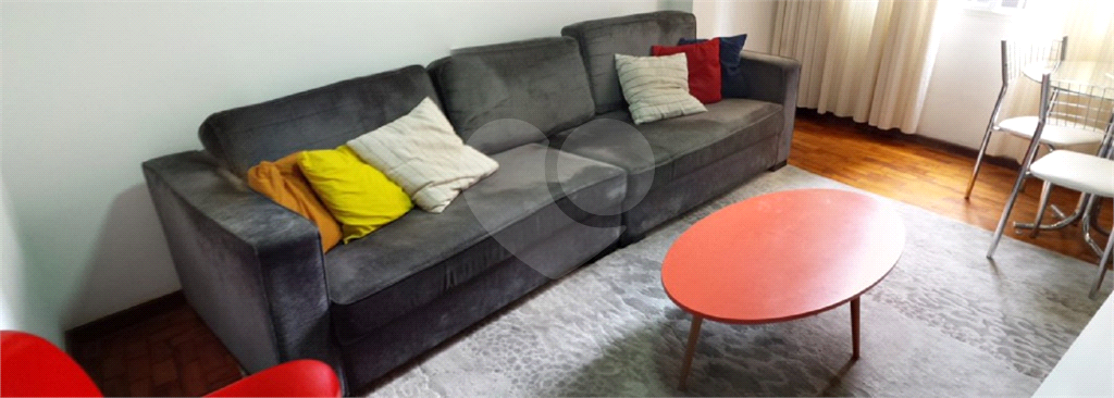 APARTAMENTO em CENTRO