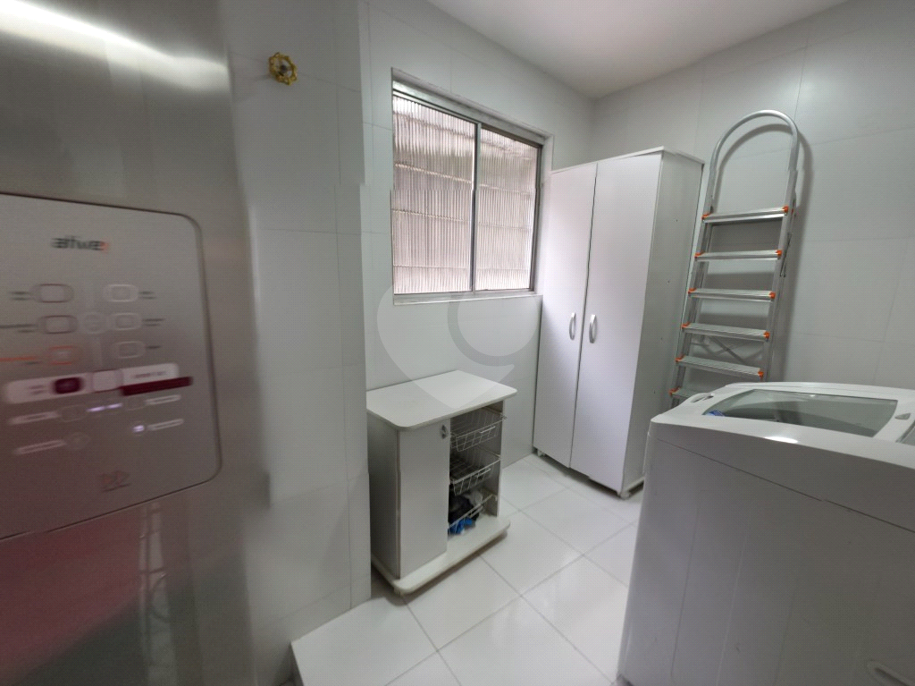 APARTAMENTO em CENTRO