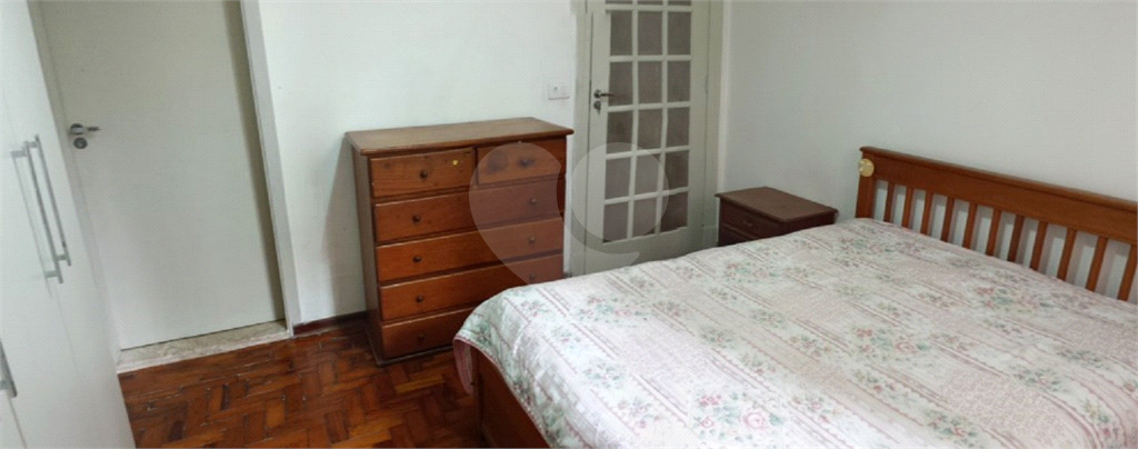 APARTAMENTO em CENTRO