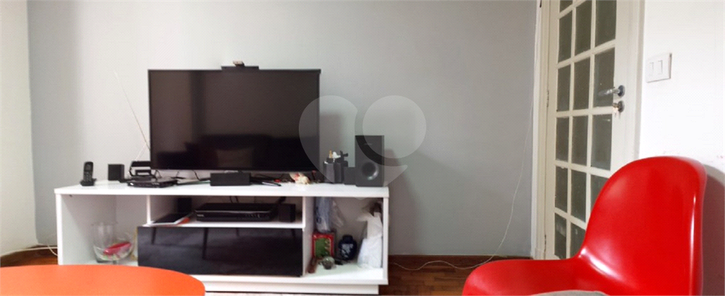 APARTAMENTO em CENTRO