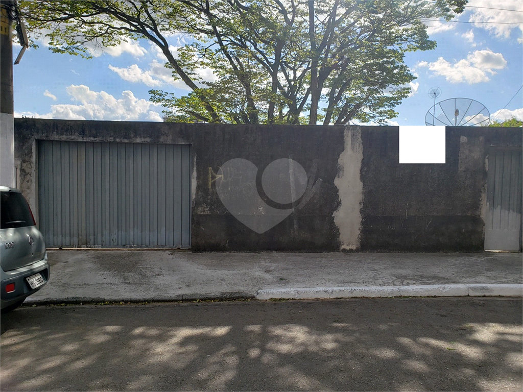 Casa com terreno de 607 m² com 4 quartos