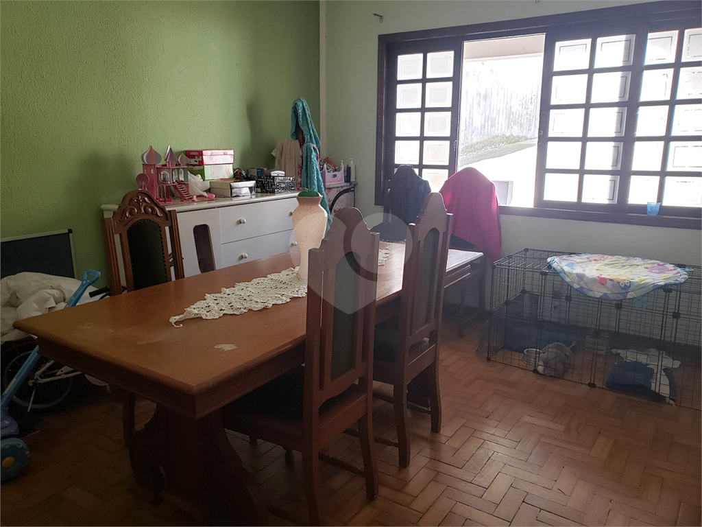 Casa com terreno de 607 m² com 4 quartos