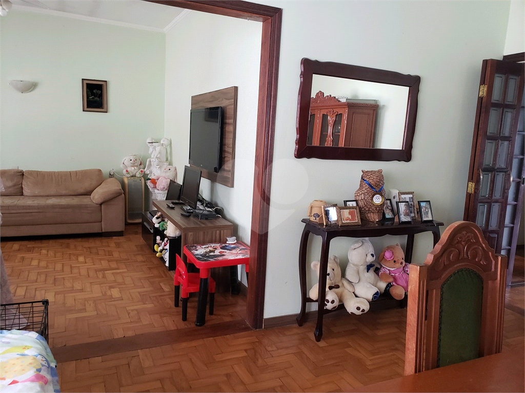 Casa com terreno de 607 m² com 4 quartos