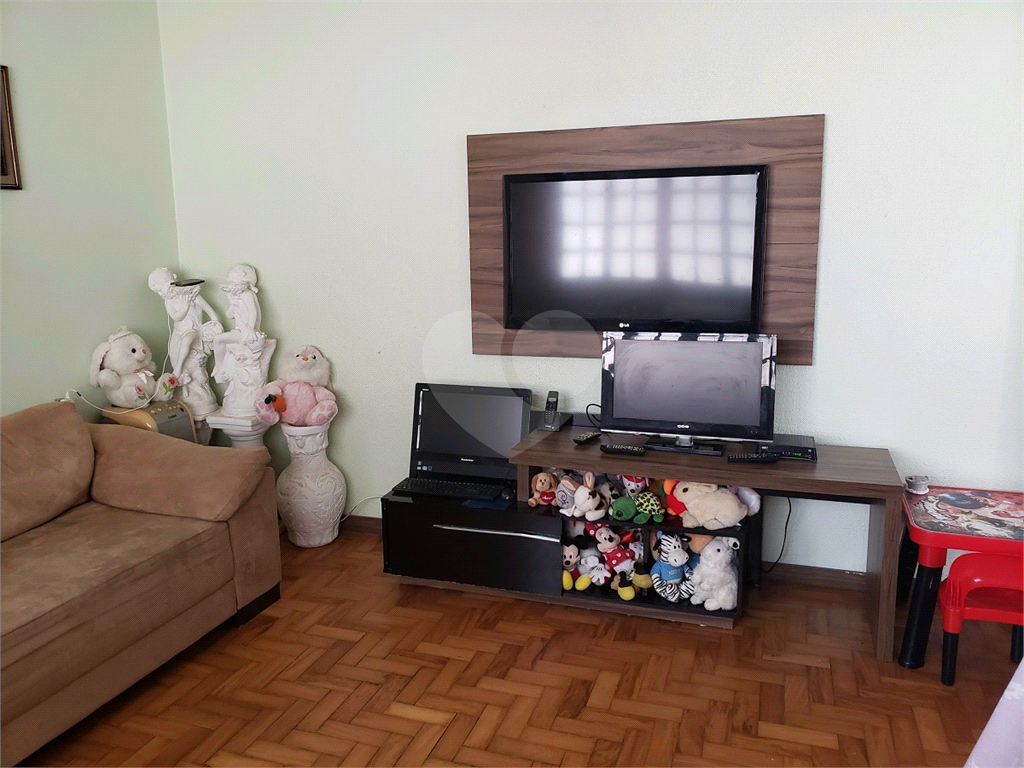 Casa com terreno de 607 m² com 4 quartos