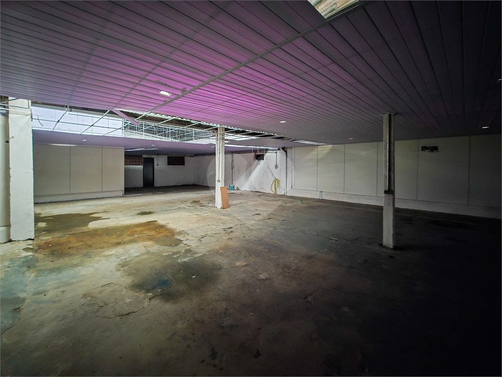 Galpão no bairro do Jabaquara com 600m², 4 salas, 3 banheiros, 2 vagas, ótima localização, perto Expocenter Imigrantes