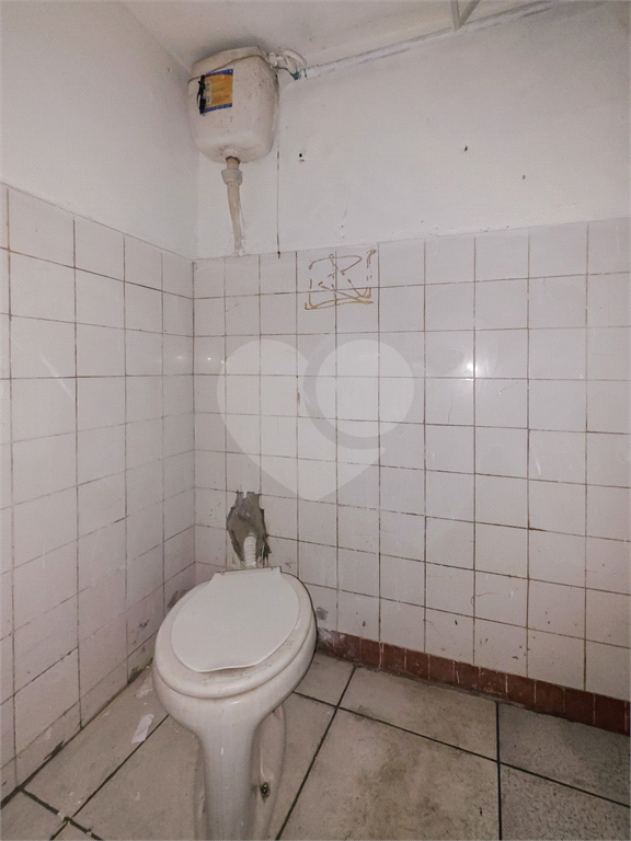 Galpão no bairro do Jabaquara com 600m², 4 salas, 3 banheiros, 2 vagas, ótima localização, perto Expocenter Imigrantes