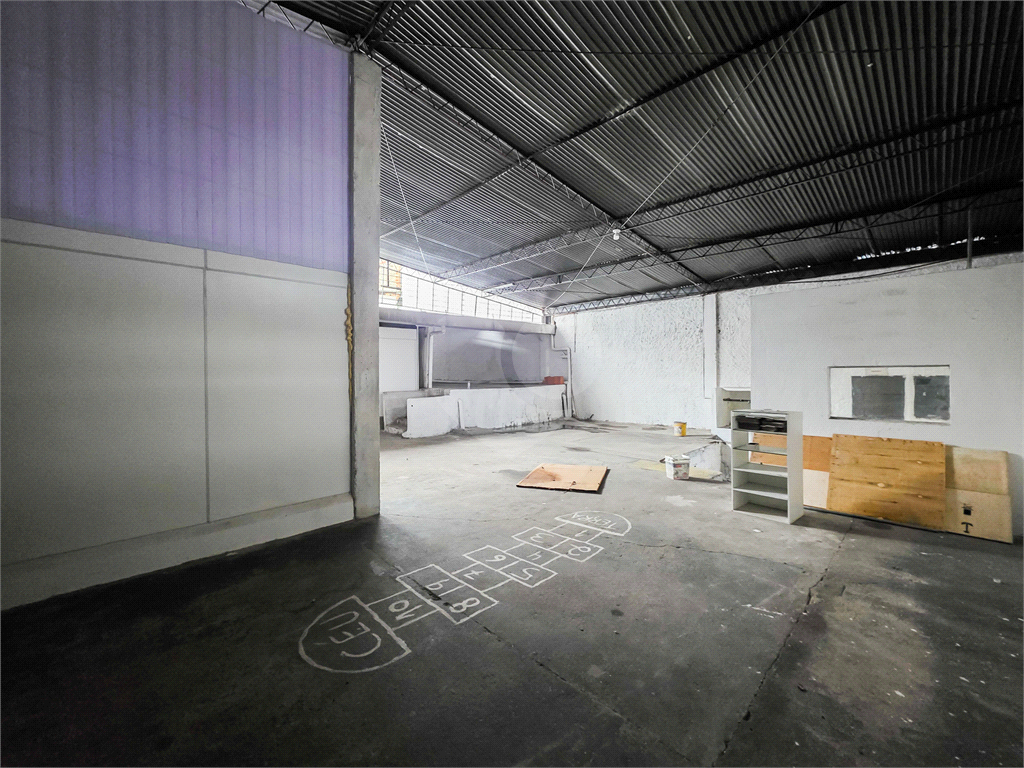 Galpão no bairro do Jabaquara com 600m², 4 salas, 3 banheiros, 2 vagas, ótima localização, perto Expocenter Imigrantes