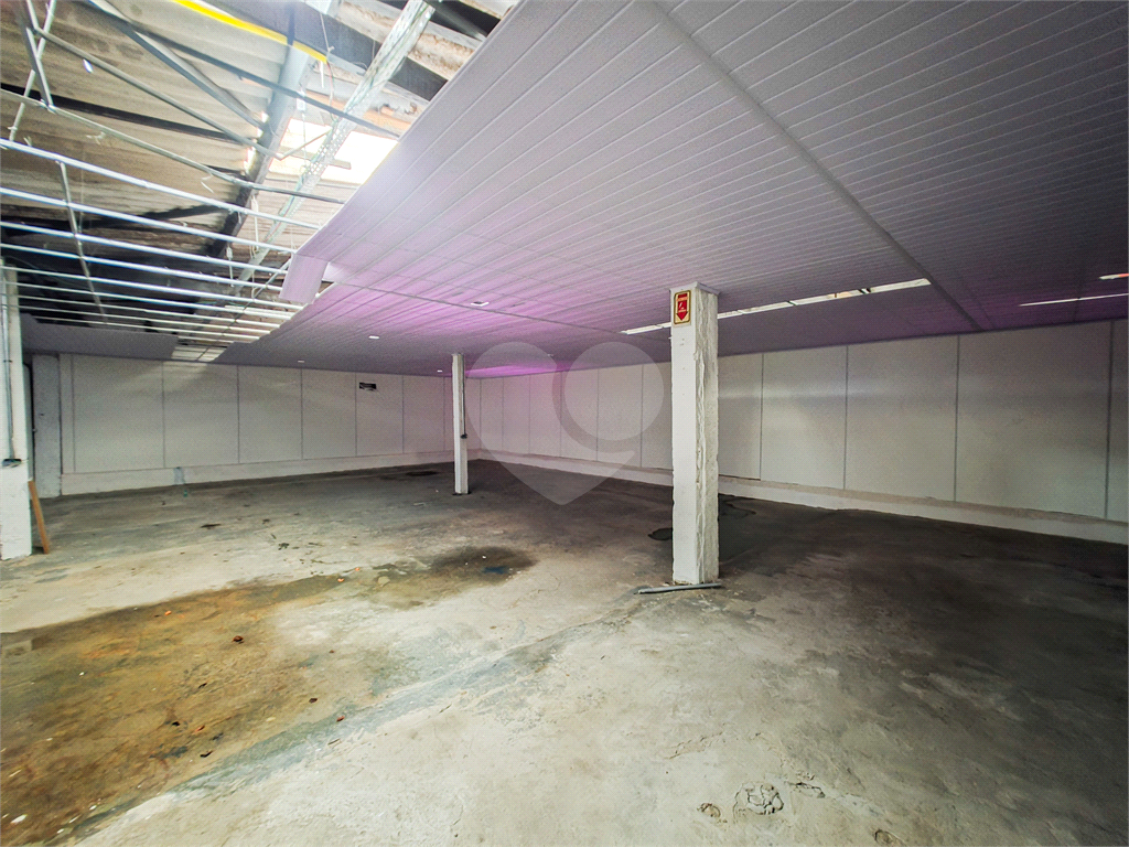 Galpão no bairro do Jabaquara com 600m², 4 salas, 3 banheiros, 2 vagas, ótima localização, perto Expocenter Imigrantes