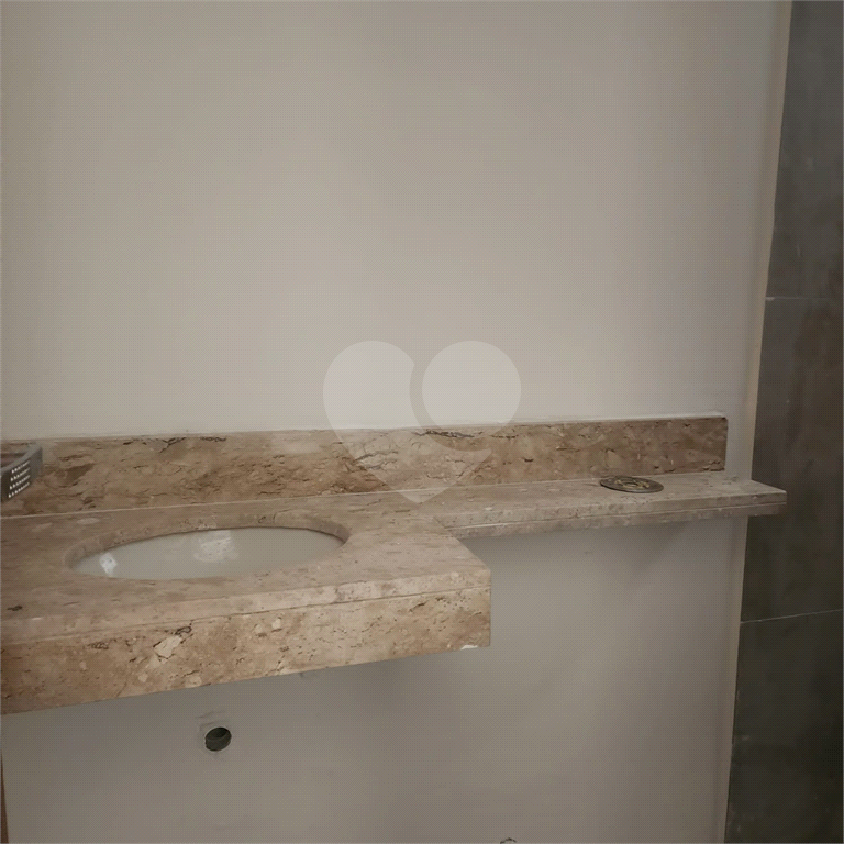APARTAMENTO em PARQUE PERUCHE