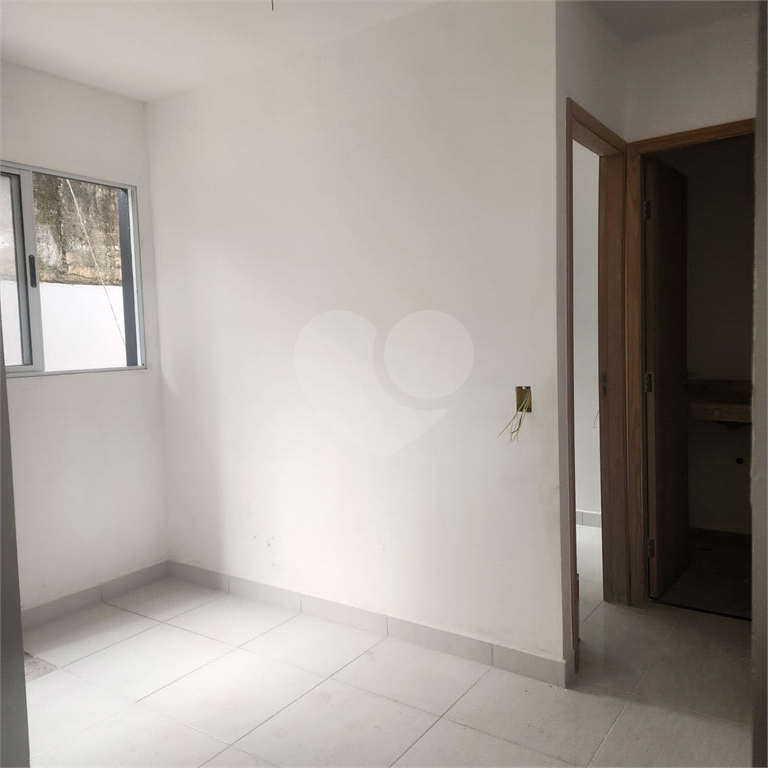APARTAMENTO em PARQUE PERUCHE