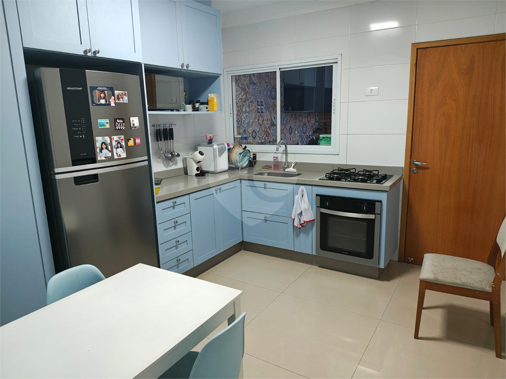 SOBRADO em VILA NIVI