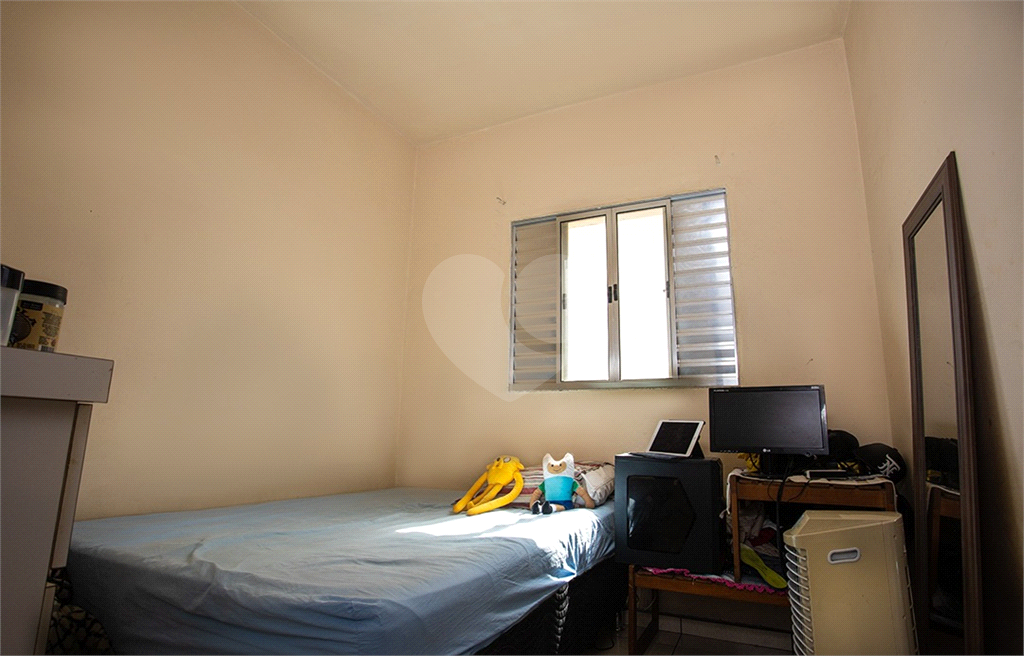 Excelente CASA TÉRREA com 04 Dormitórios + casa nos fundos na Casa Verde