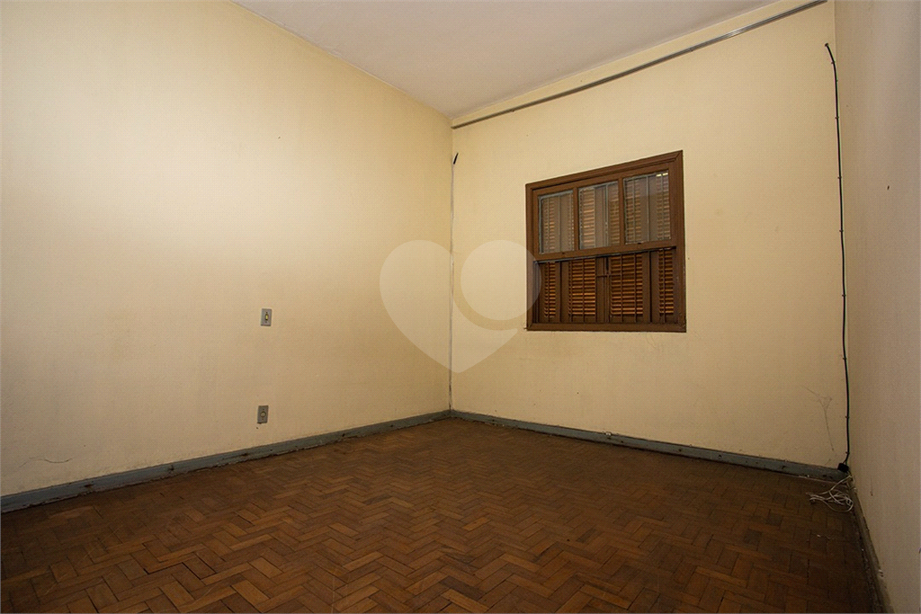Excelente CASA TÉRREA com 04 Dormitórios + casa nos fundos na Casa Verde