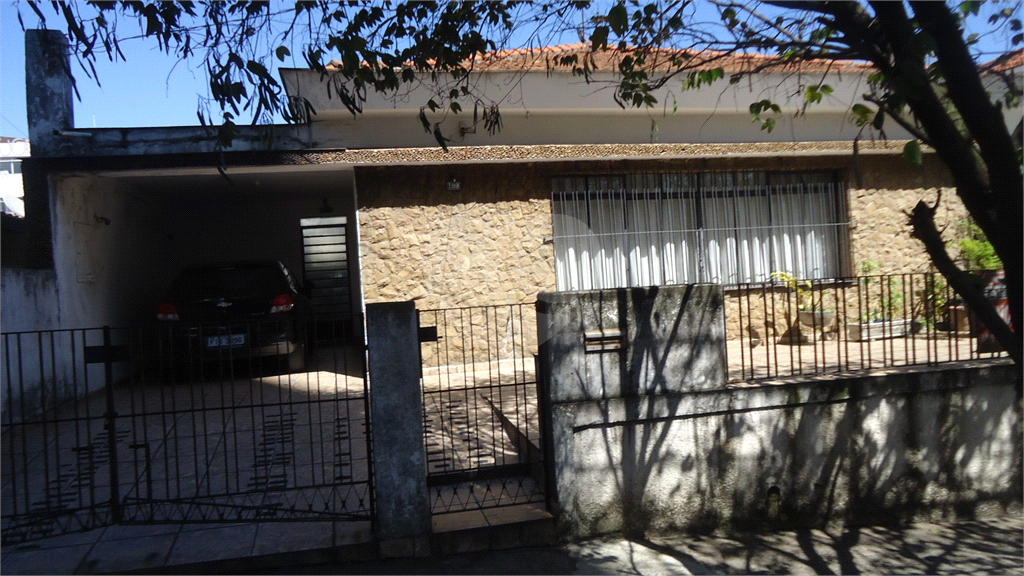 Excelente CASA TÉRREA com 04 Dormitórios + casa nos fundos na Casa Verde