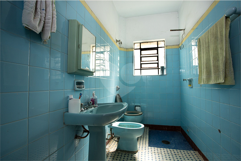 Excelente CASA TÉRREA com 04 Dormitórios + casa nos fundos na Casa Verde