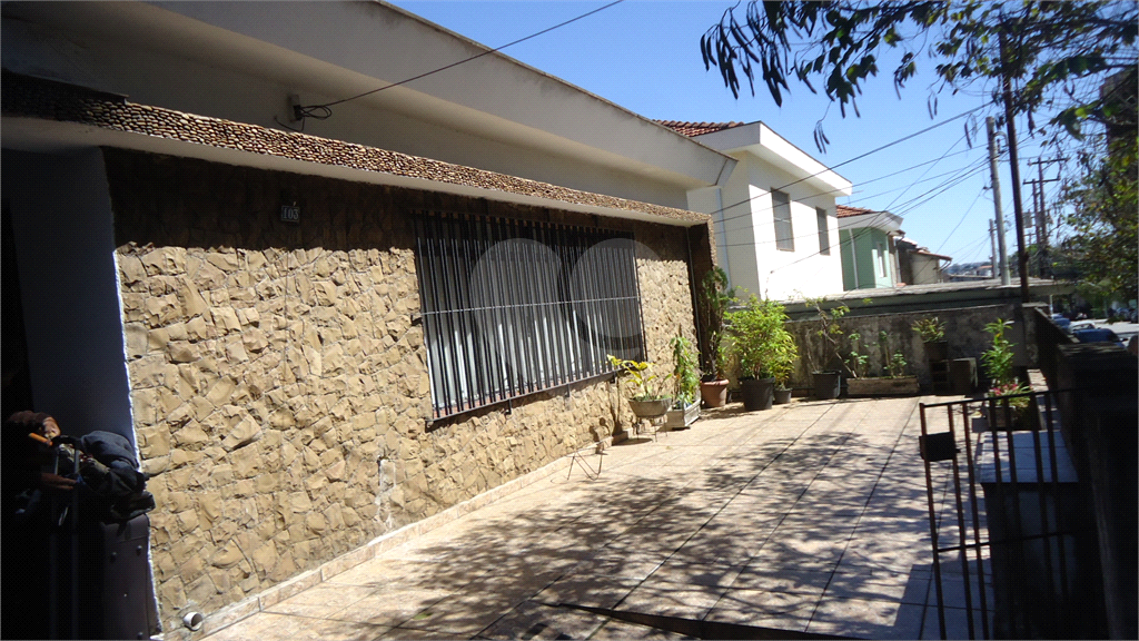 Excelente CASA TÉRREA com 04 Dormitórios + casa nos fundos na Casa Verde