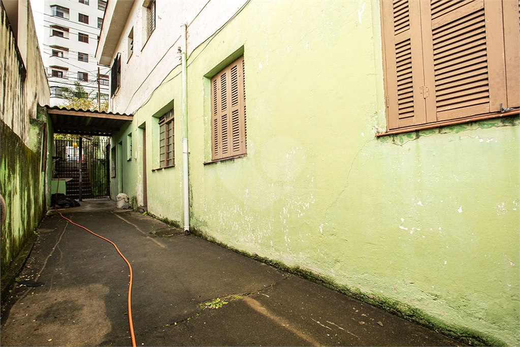 Excelente CASA TÉRREA com 04 Dormitórios + casa nos fundos na Casa Verde