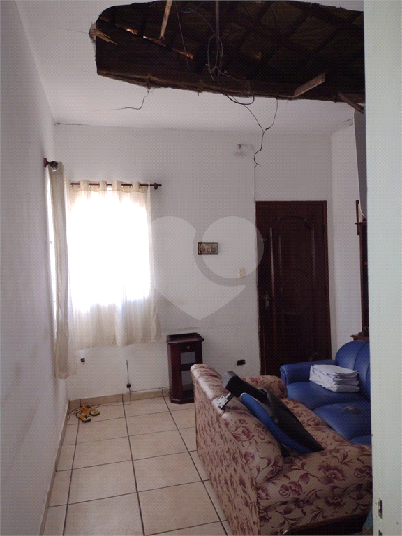 CASA TÉRREA em SACOMÃ