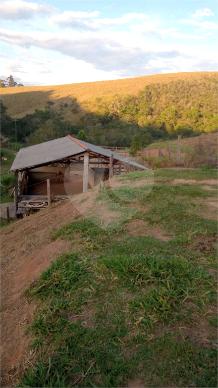 Sitio dos sonhos em Igarata com 3 casas.